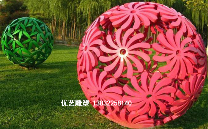 不銹鋼鏤空雕塑