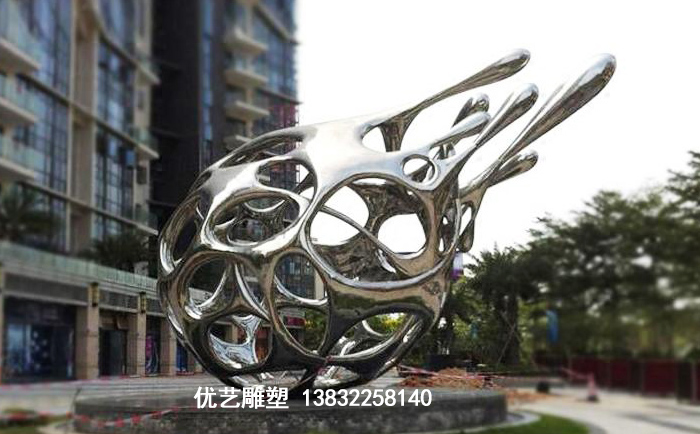不銹鋼鏤空雕塑