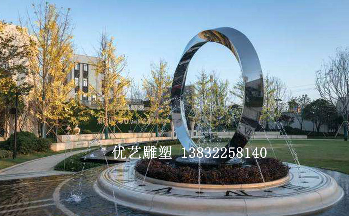 不銹鋼月亮雕塑