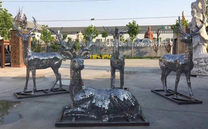 不銹鋼鏤空動(dòng)物雕塑