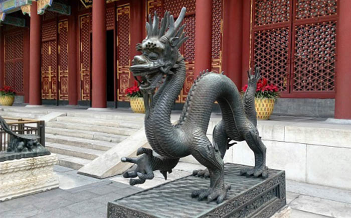 銅龍雕塑